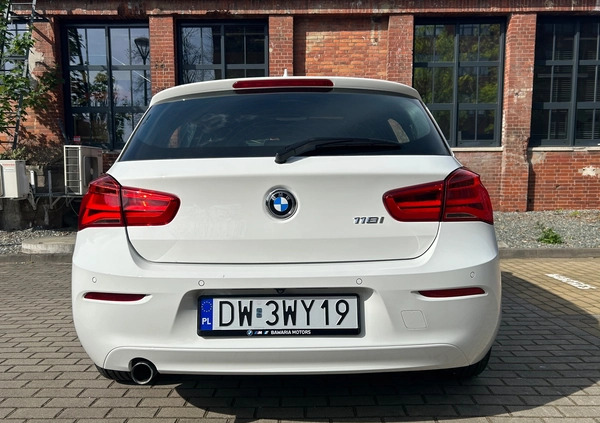 BMW Seria 1 cena 66500 przebieg: 98600, rok produkcji 2016 z Wrocław małe 379